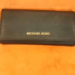 Michael Kors Jet Set travel wallet